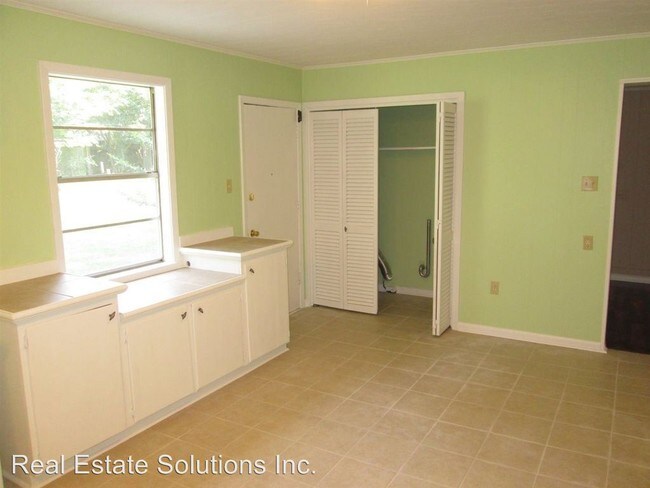 Building Photo - 3 br, 1.5 bath House - 105 Ridgeway Dr.