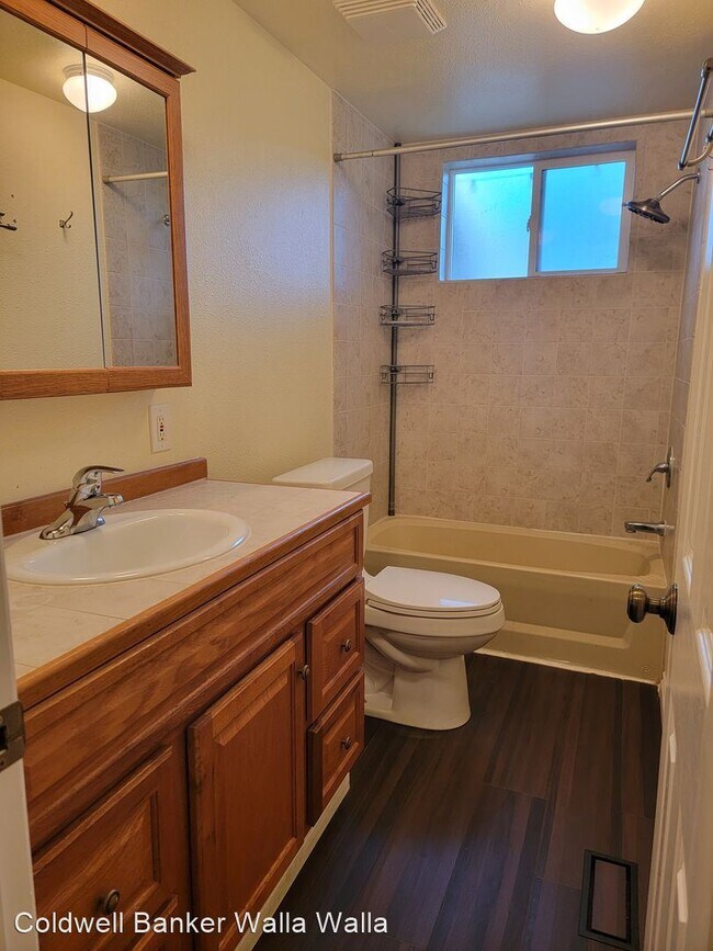 Foto del edificio - 3 br, 2 bath House - 108 Wheatland Dr.