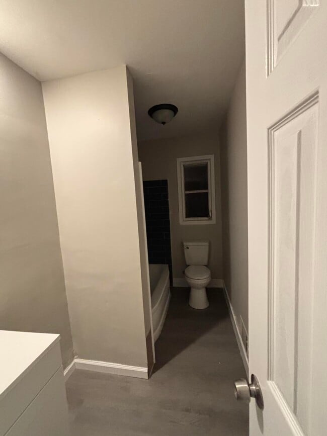 Building Photo - 2458 Leslie Cir