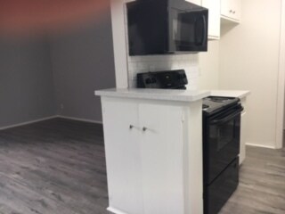 Foto del edificio - 5328 Riverton Ave
