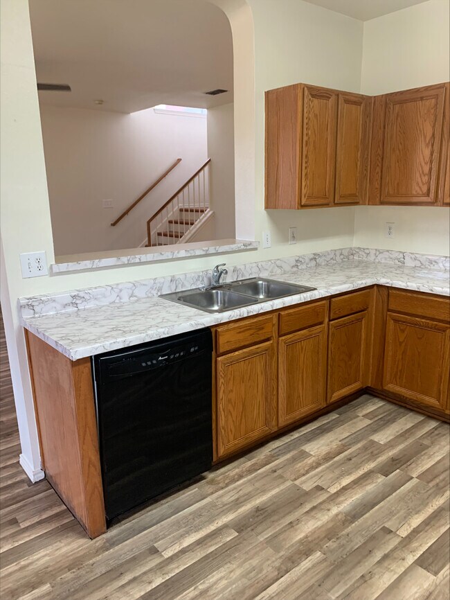 Building Photo - 2542 Lantana Bend