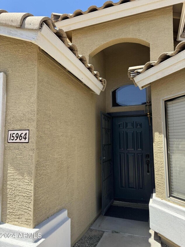 Foto del edificio - 15964 W Linden St