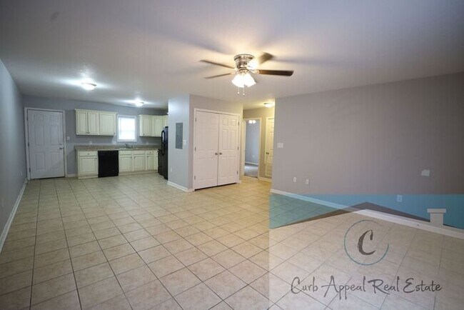 Foto del edificio - First month move in special $600!! Recently built 2 bed, 1 bath apartment - includes dishwasher a...