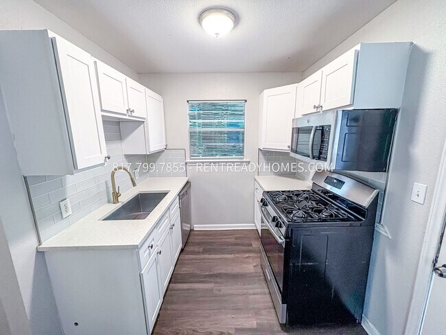 Foto del edificio - 1005 Davis Ave