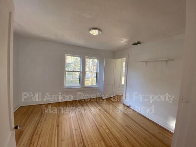 Building Photo - 720 Lake Elbert Dr SE