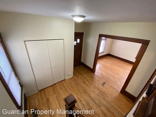 Building Photo - 3 br, 1 bath House - 1111 13th Ave SE