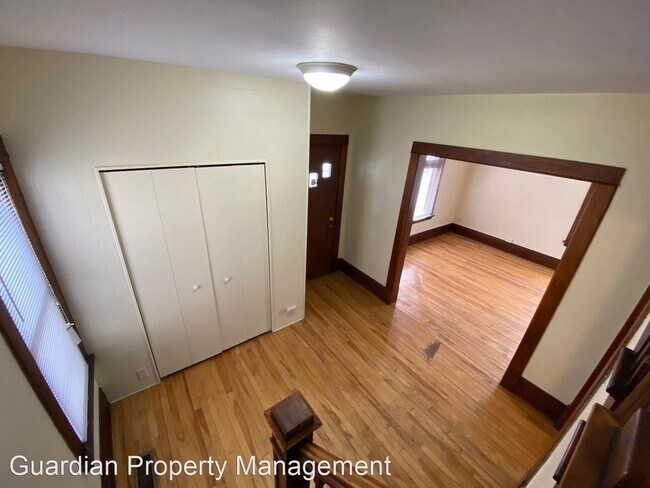 Foto del edificio - 3 br, 1 bath House - 1111 13th Ave SE