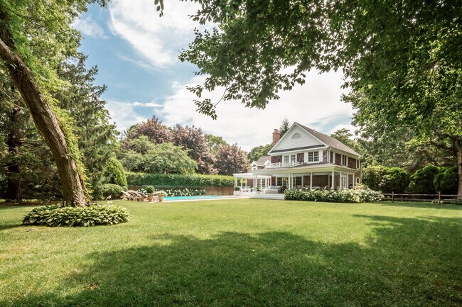 Building Photo - 106 Water Mill Towd Rd