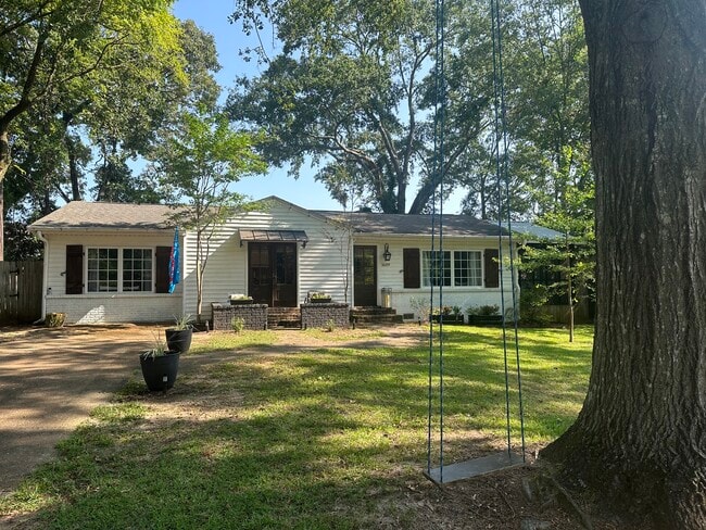 Building Photo - 1609 Pierce Avenue Ext