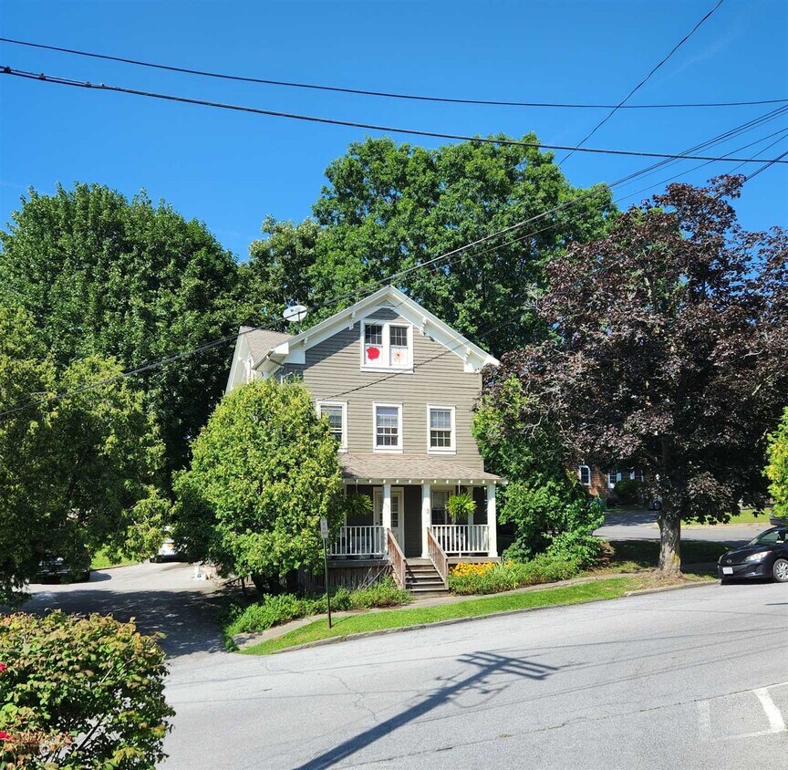 3 Shatzell Ave Unit 2, Rhinebeck, NY 12572 Room for Rent in Rhinebeck, NY