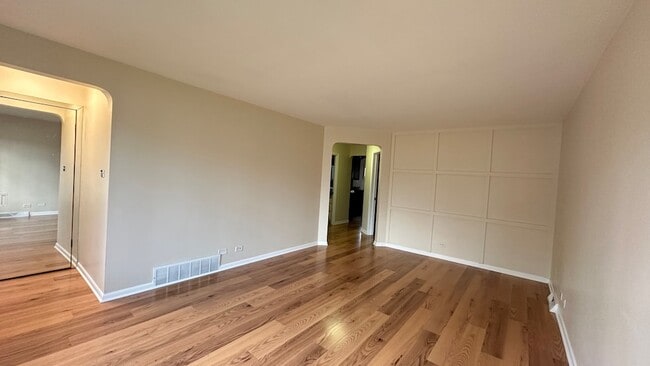 Building Photo - 7520 W Carmen Ave