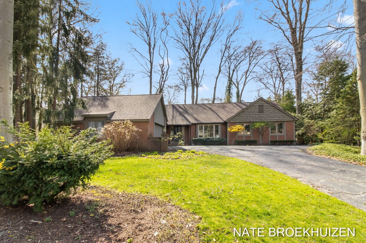 Primary Photo - 1268 Oakhampton Rd