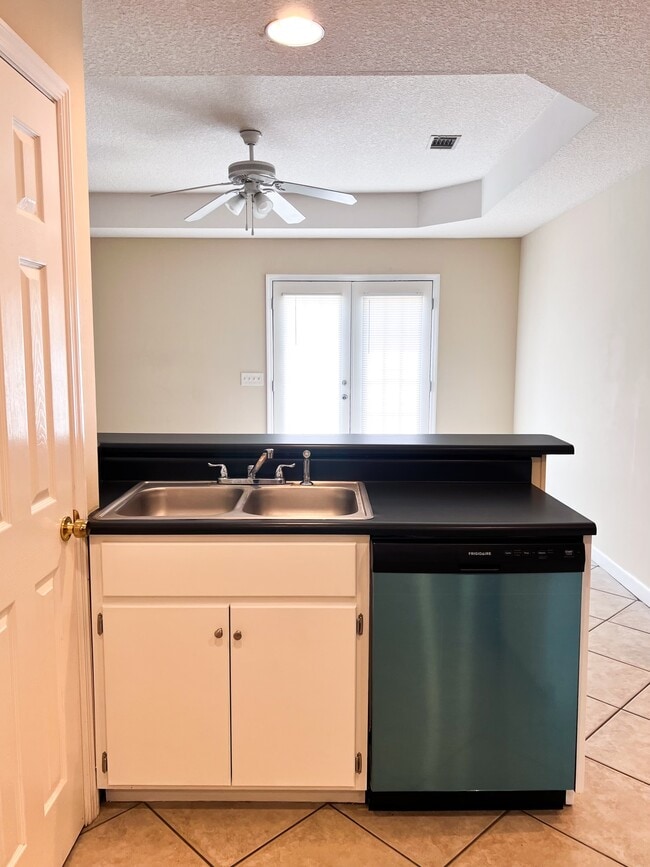 Foto del edificio - 252 Windridge Dr