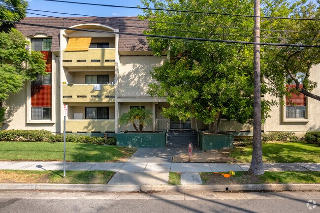 Building Photo - 70 N Catalina Ave