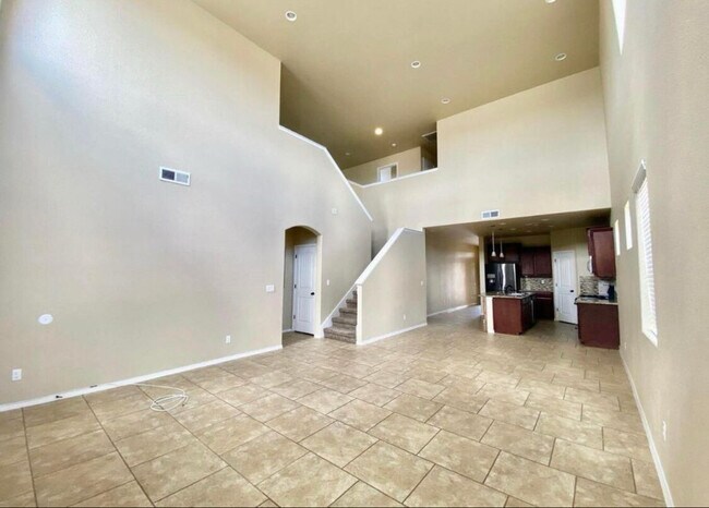 Building Photo - 4084 Loma Dante Dr