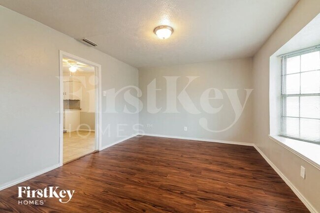 Building Photo - 4301 Augusta Dr