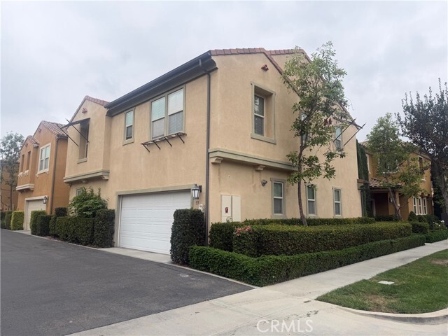 Building Photo - 33 Latitude