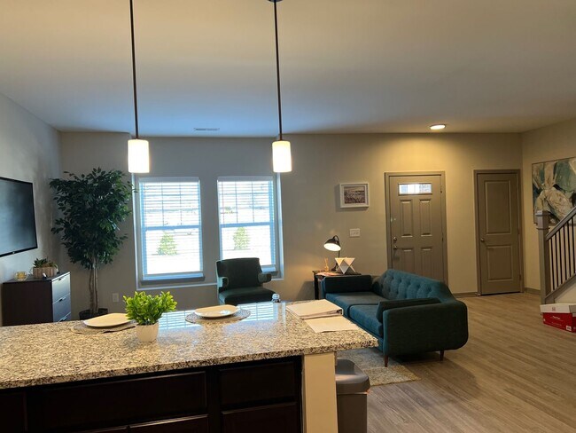 Interior Photo - 511 No. Broadway - LEB
