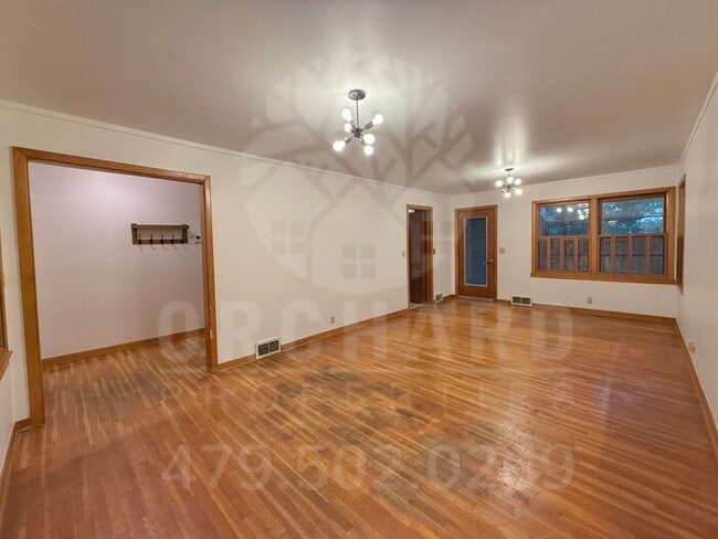 Building Photo - 3 bedroom, 2 Bath House Near University of Arkansas campus