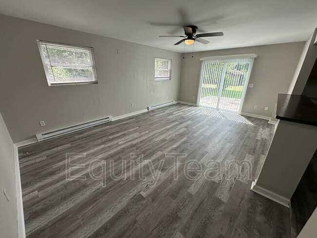 Building Photo - 10032 Regency Ct