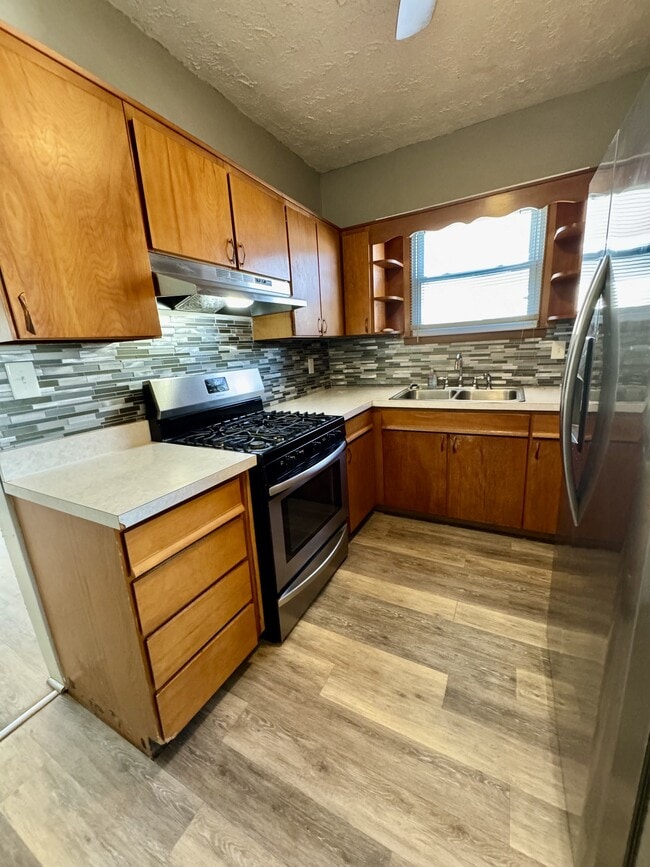 Building Photo - 152 4th St