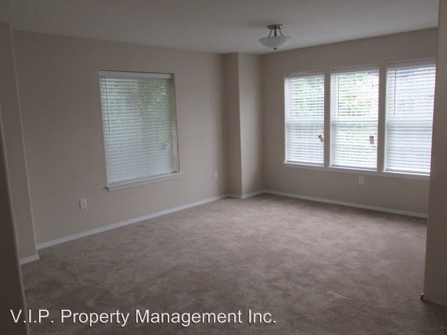 Building Photo - 2 br, 1.5 bath House - 10934 NE Weidler St