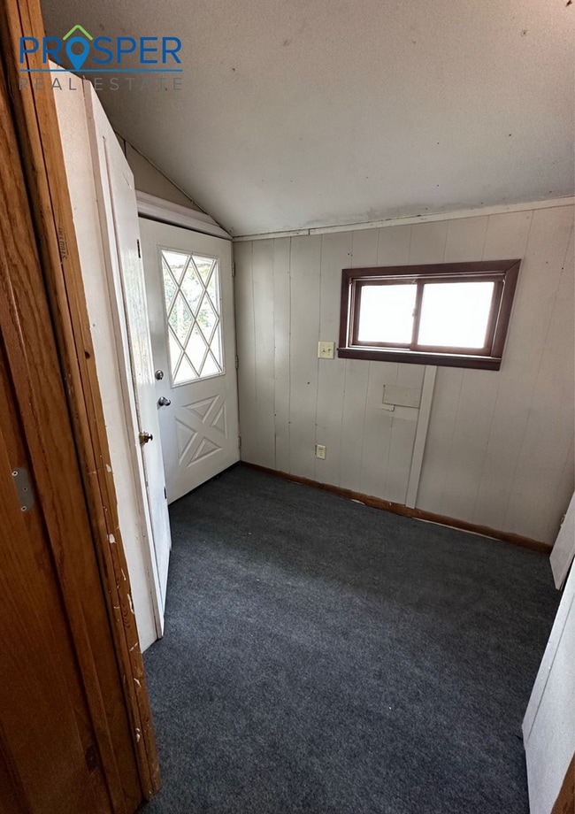 Building Photo - 834 Chippewa St