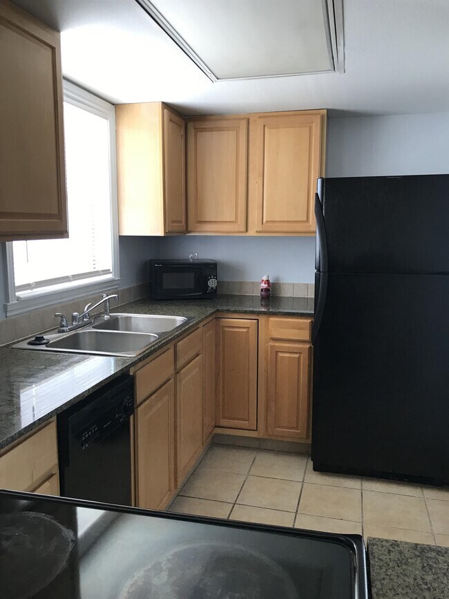 Foto del edificio - 1000 S Semoran Blvd