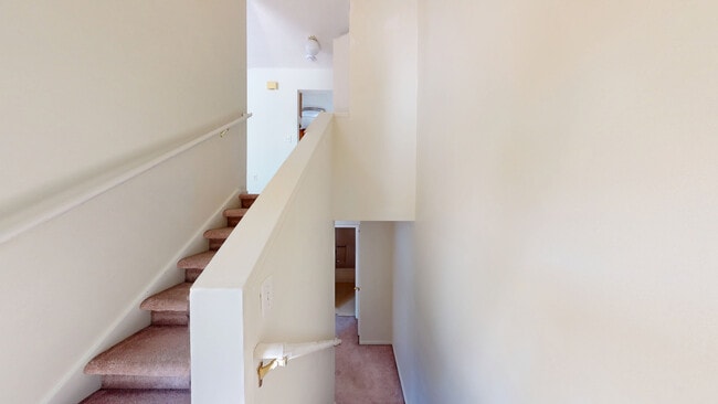 Building Photo - 795 N Maple Rd