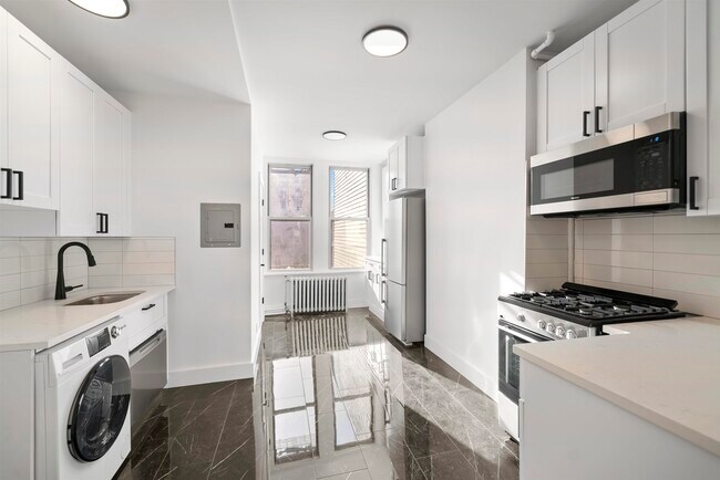 Foto del edificio - 216 Madison St