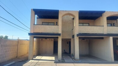 Building Photo - 4221 E Almeria Rd