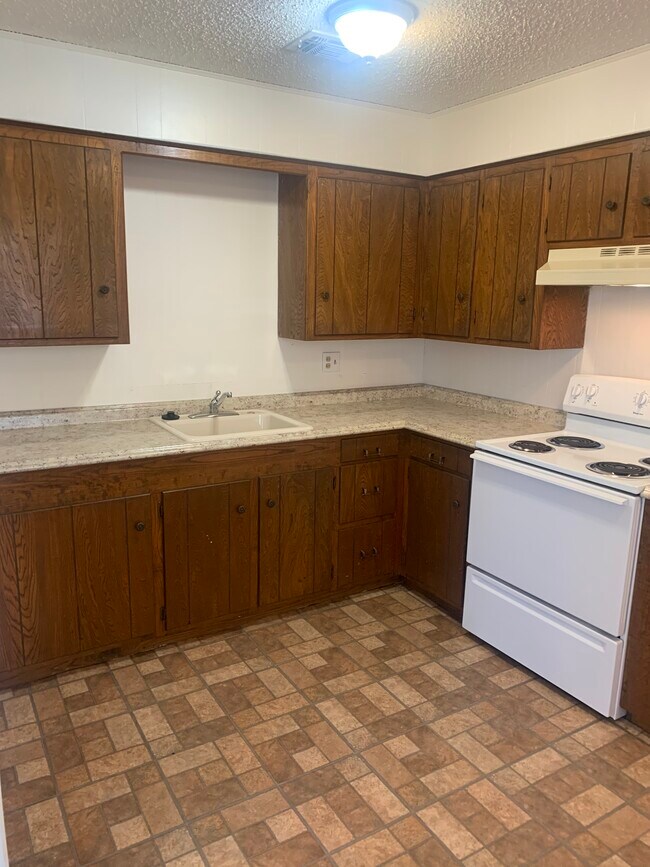 757 S College Farm Rd Unit 1, Stephenville, TX 76401 Apartments in