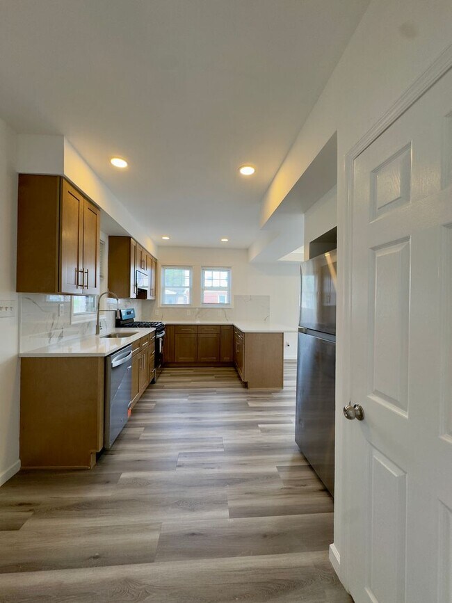 Foto del edificio - 1108 Elm Ridge Ave