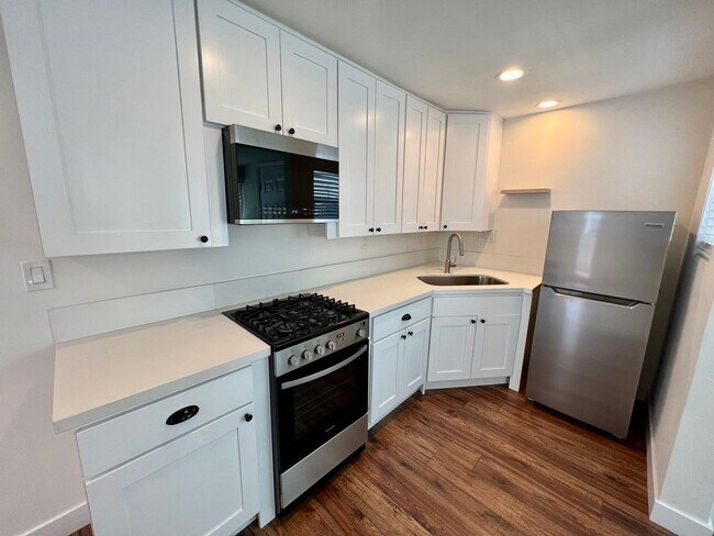 Building Photo - 4623-4625 Hamilton