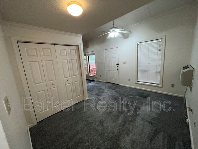 Building Photo - 3812 Marcom St