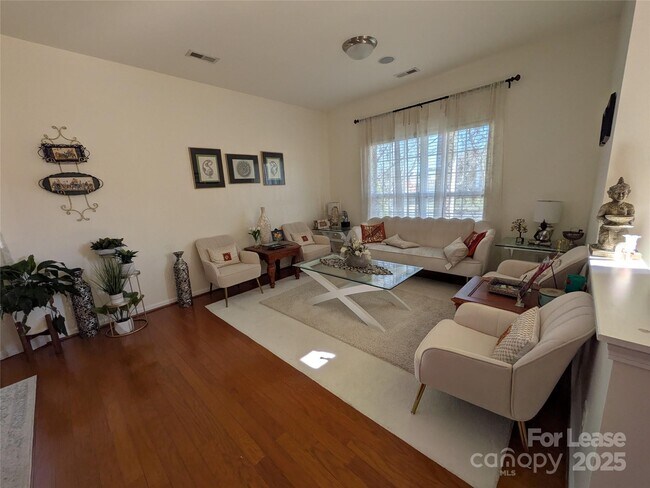 Foto del edificio - 2102 Big Pine Dr