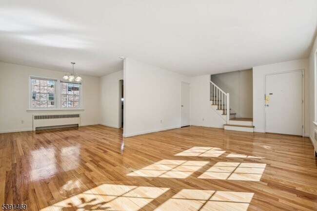 Foto del edificio - 12 S Mountain Ave