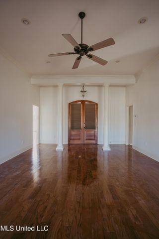 Building Photo - 120 Bear Creek Cir