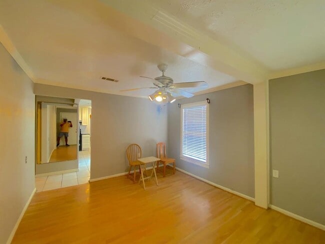 Building Photo - 132 Grothe Ln