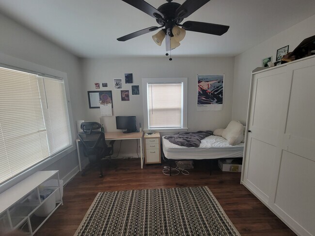 Dormitorio 1 - 3509 Raymond Ave