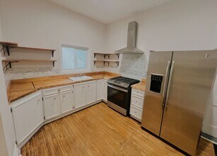 Building Photo - 105 E Housatonic St