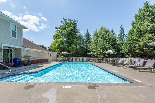 Piscina - Rio Hill Apartments