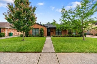 Building Photo - 2314 Droxford Dr