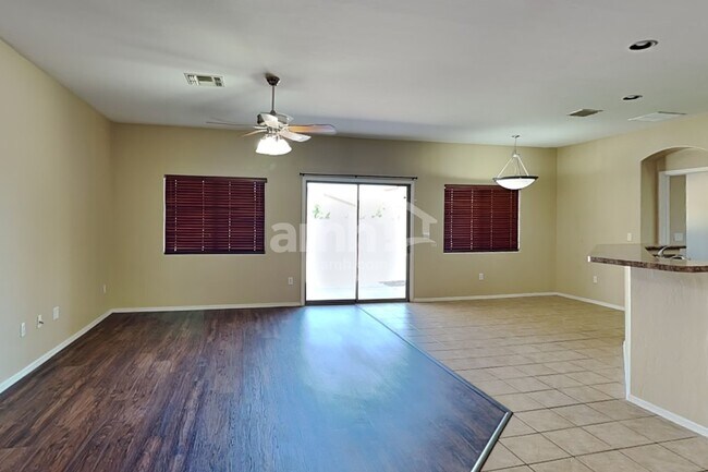 Foto del edificio - 5561 S Lemon Tree Dr