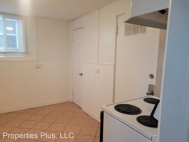 Building Photo - 2 br, 1 bath House - 2832 N Monroe St