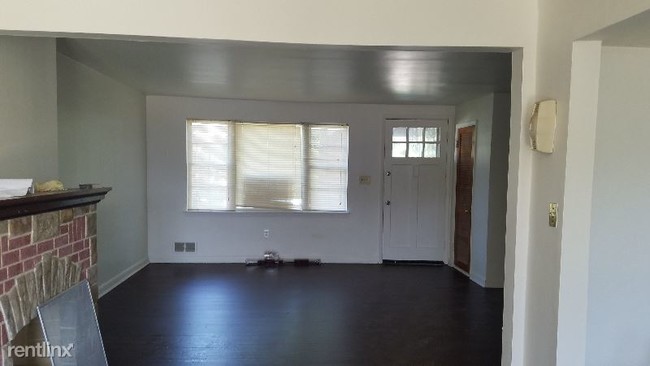 Foto del edificio - 3 br, 1.5 bath Townhome - 1003 Lenton Ave