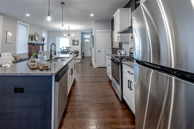 Building Photo - 4061 Shaw