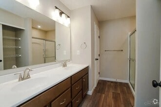 Building Photo - 6136 Old Rosebud Dr