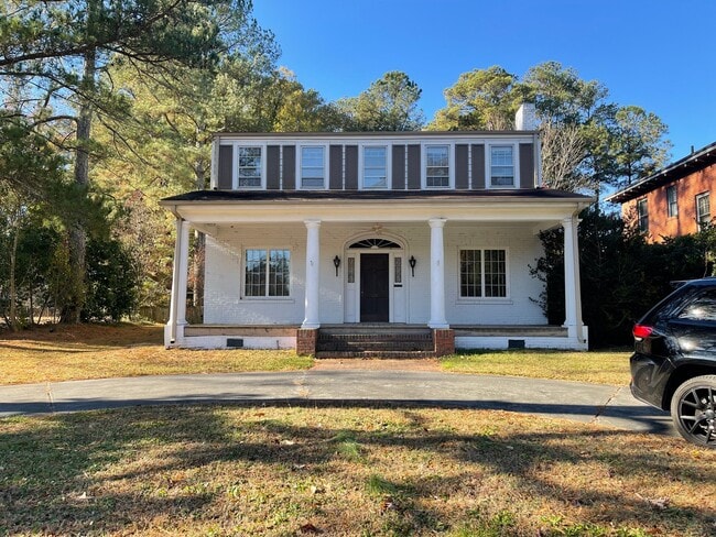 Building Photo - 620 Falls Rd