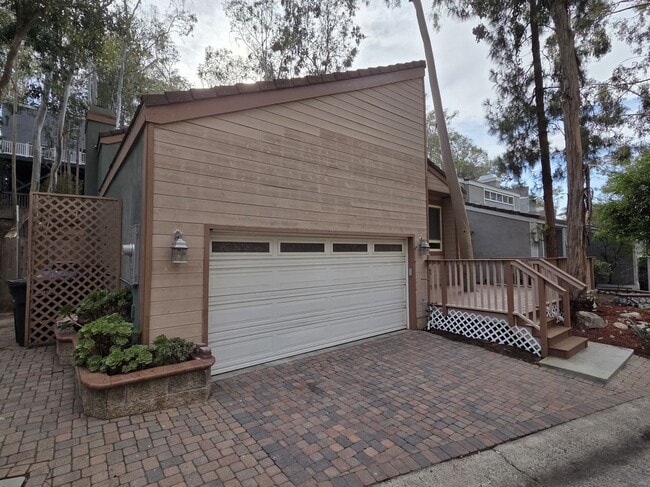 Building Photo - 24776 Glenwood